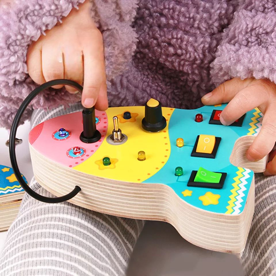 Tableau Montessori - BusyBoardCircuit™ - Fusée - Jeux Jouets Happy